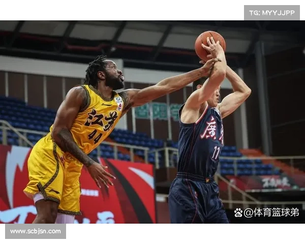 布朗大显身手：提升篮球比赛表现的关键策略与实用技巧